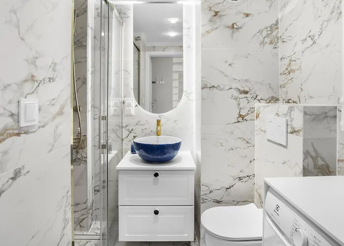 Bulwar Staromiejski, Sun & Snow *